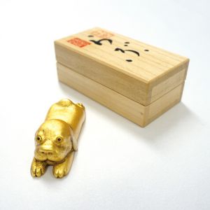 籔内佐斗司「文鎮　らぶ（金）」